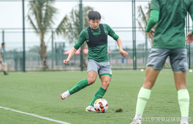 男人把j放进女人的屁股