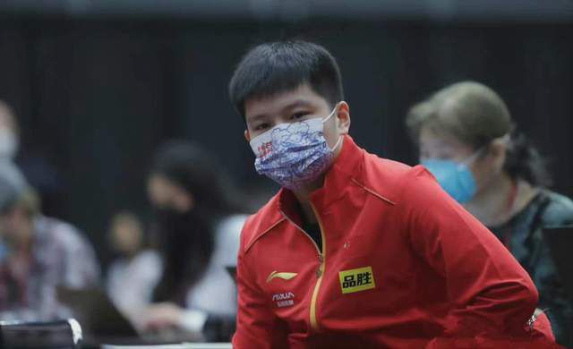 亚洲精品久久区二区三区蜜桃臀